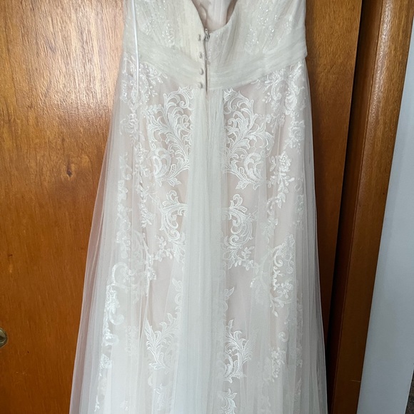 A brand new  ivory blush withoverlay Stella York wedding dress size 14 - Picture 5 of 12